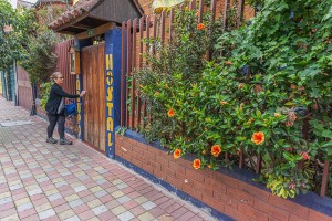Gate of Hostal El Arupo